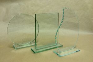 Przykładowe kształty statuetek szklanych